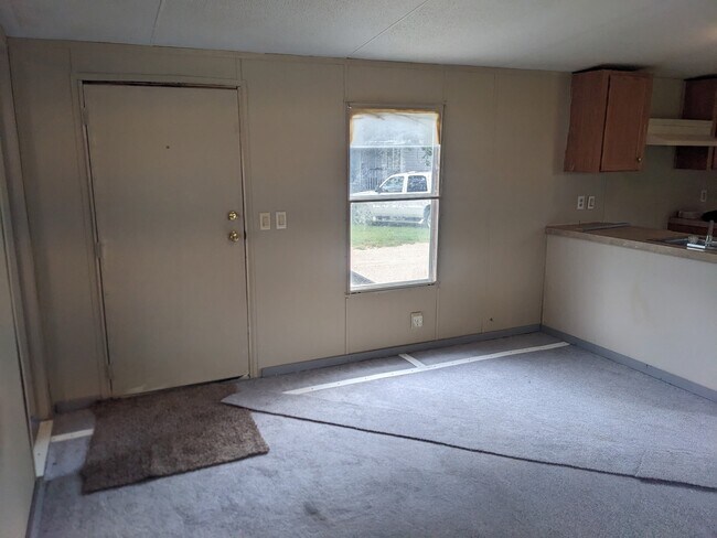 Building Photo - 16 Eastwood Dr