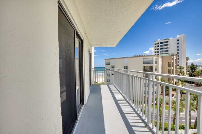 Building Photo - 5207 S Atlantic Ave