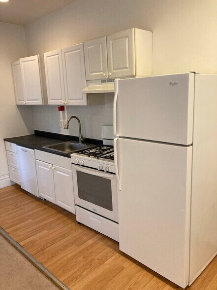 Building Photo - 370 S Negley Ave