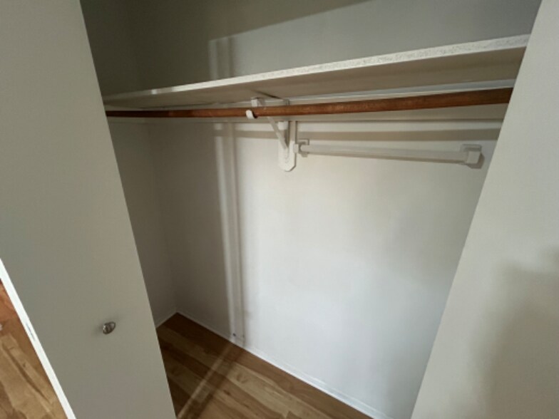 Building Photo - 30 Old Mill Bottom Rd N