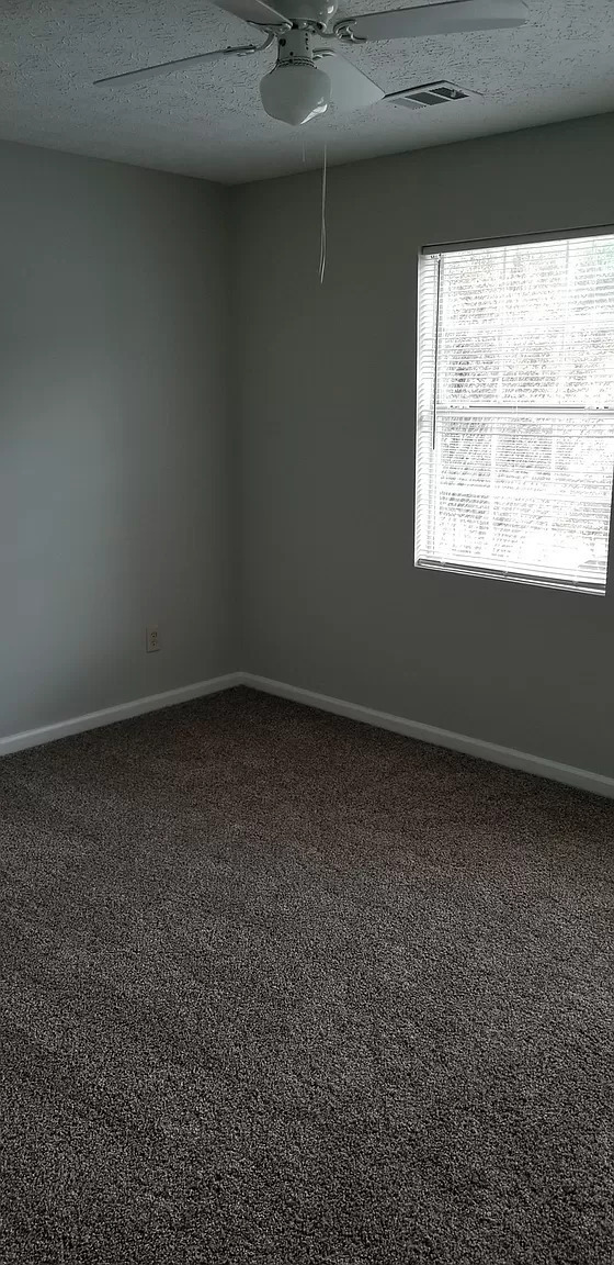 Building Photo - Spacious 3BR Townhome, Total Electric