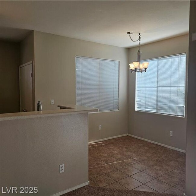 Building Photo - Cozy 2 bedroom 2 bath ground level condo n...
