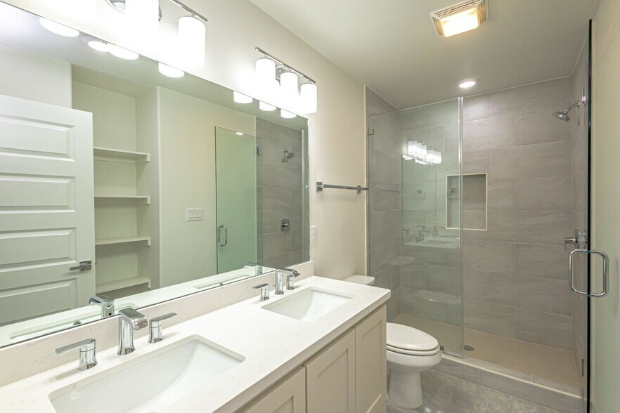 Building Photo - 5902 US-59