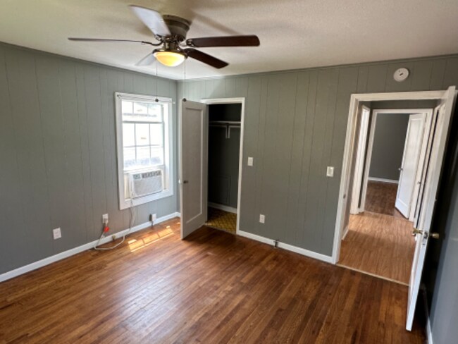 Building Photo - 205 Chambers St