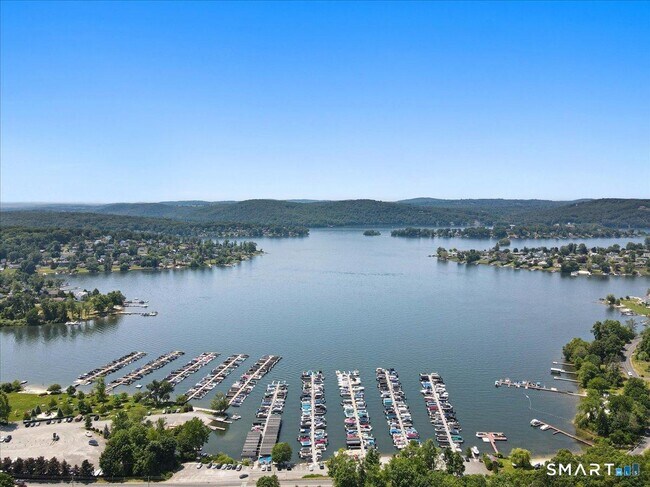 Building Photo - 5 Main Dr