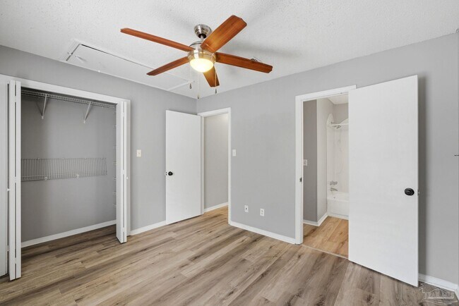 Building Photo - 2813 Langley Ave