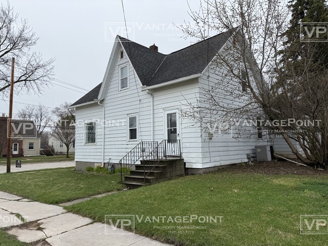 Building Photo - 700 S Baird St