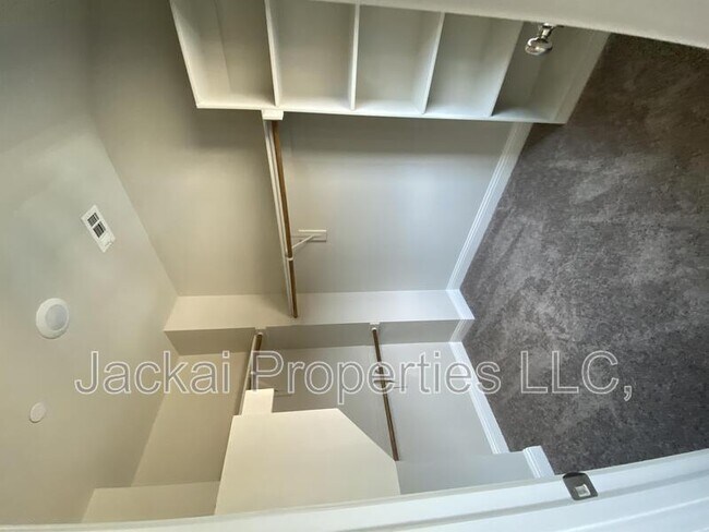 Building Photo - 801 Ponds Edge Ln