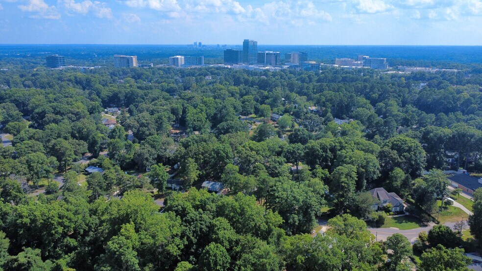 Proximity to North Hills - 419 Emerson Dr