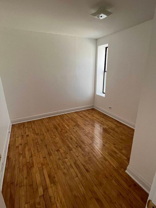 Building Photo - 8016 S Halsted St