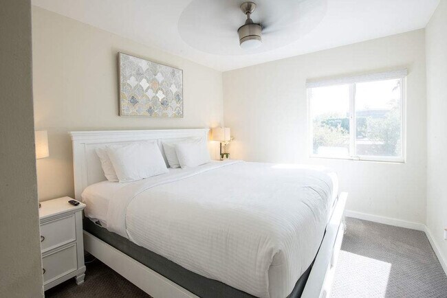 Building Photo - 12202 N 60th St