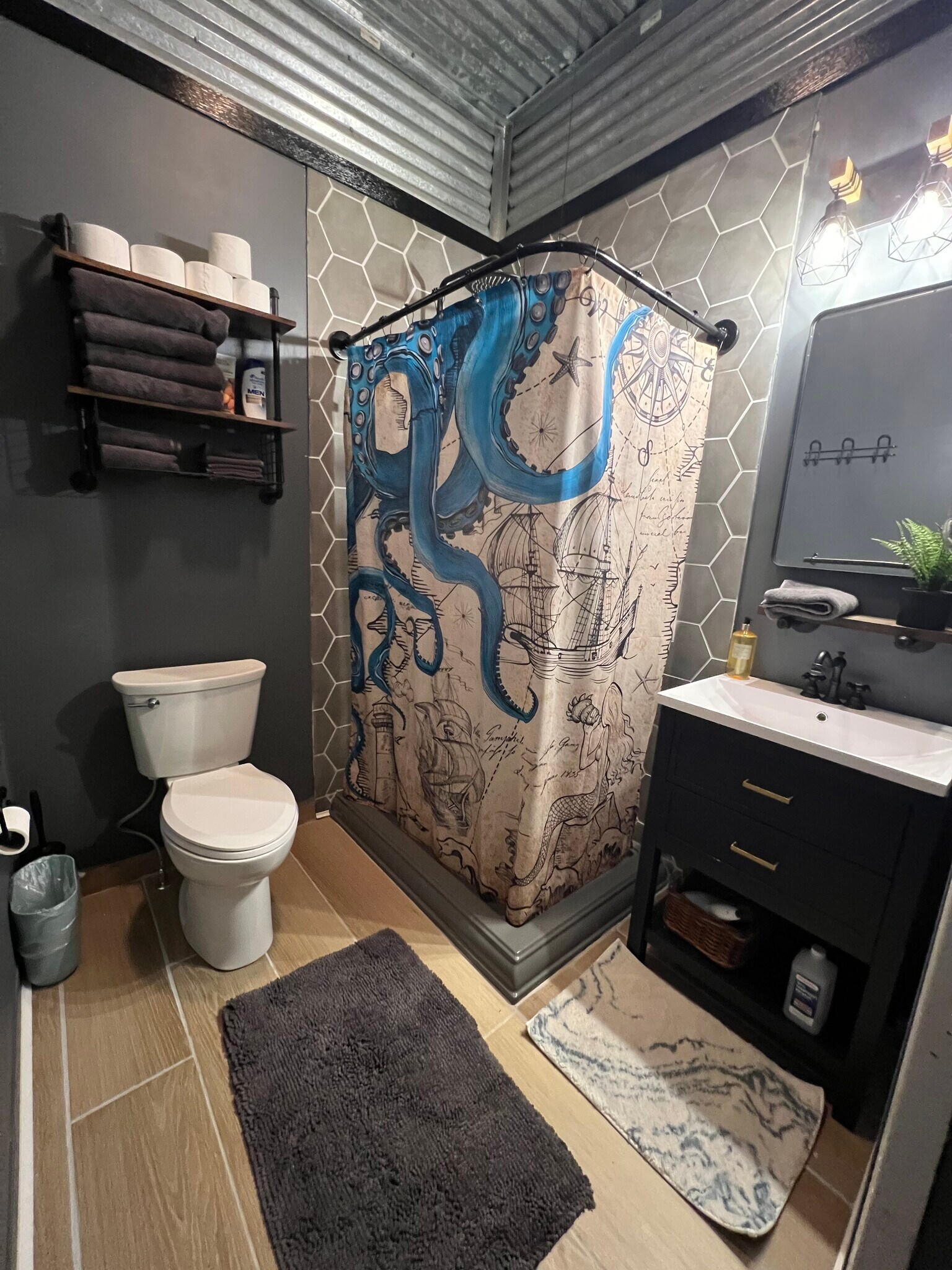 Building Photo - 1512 E 18th Ave