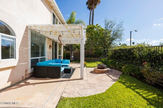 Building Photo - 1851 Fox Springs Cir