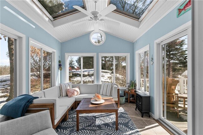 Building Photo - 60 Knollwood Cir