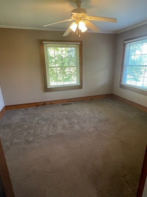 Building Photo - A cozy home w/ 3 beds, 2 bath and a 70 acr...