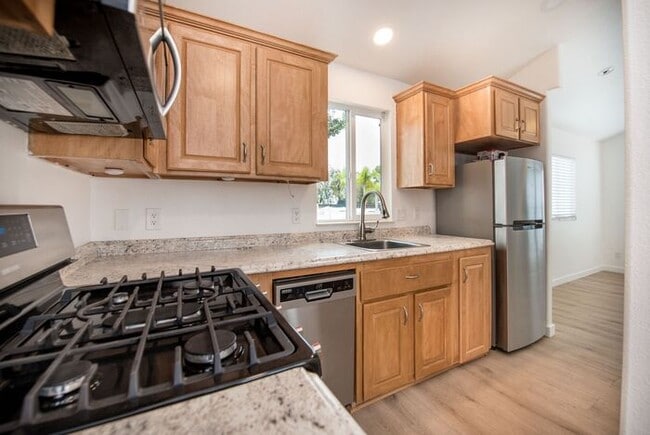 Building Photo - Newly Renovated 1 Bedroom Cottage