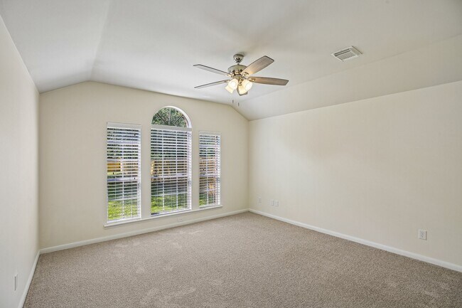 Building Photo - 16911 Bouldgreen