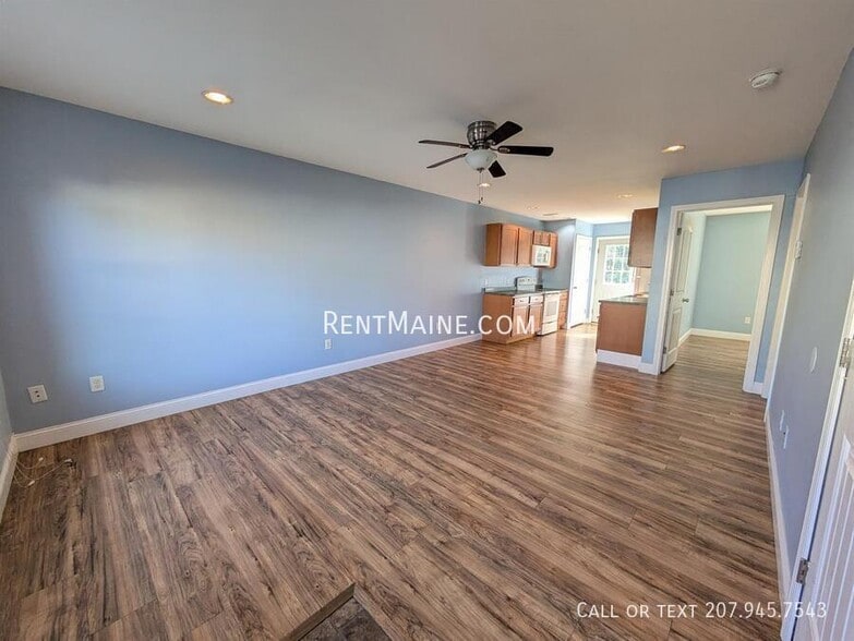 Building Photo - 13 Basketball Ct