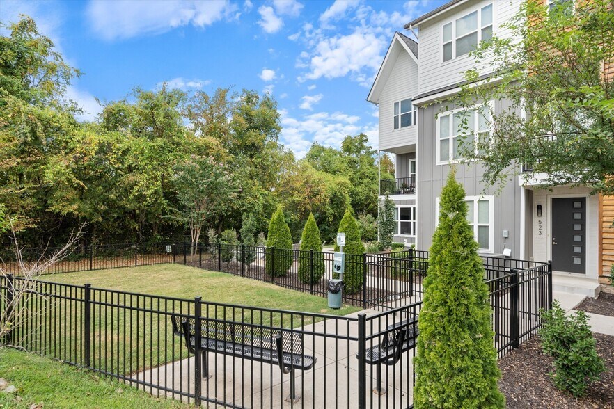 Building Photo - 504 Vernon Cir