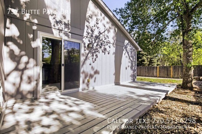 Building Photo - 737 Butte Pass Dr