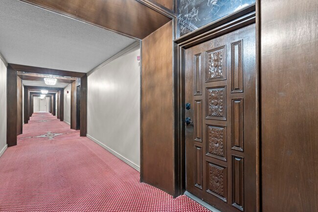 Building Photo - 531 Esplanade