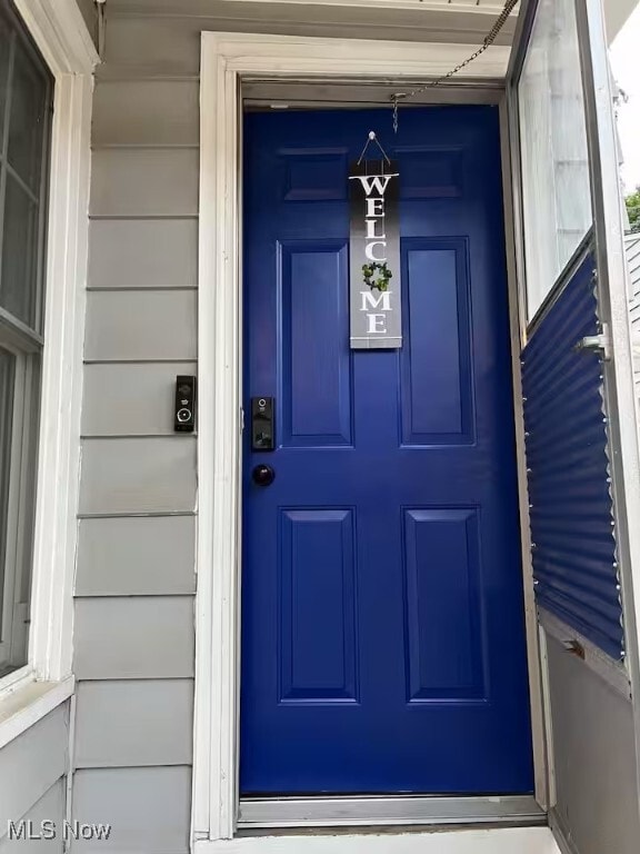 Building Photo - 369 E Tuscarawas Ave