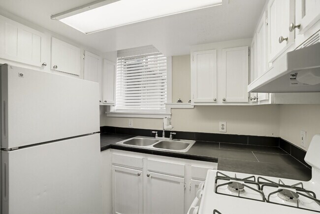 Building Photo - City Park - 1 Bedroom / 1 Bath - Washer & ...