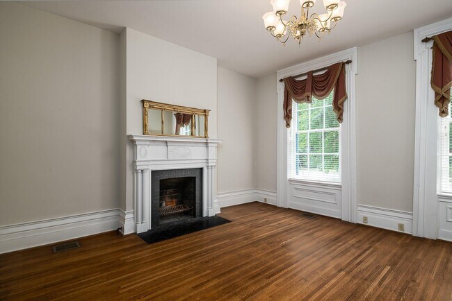 Building Photo - 247 N Broadway