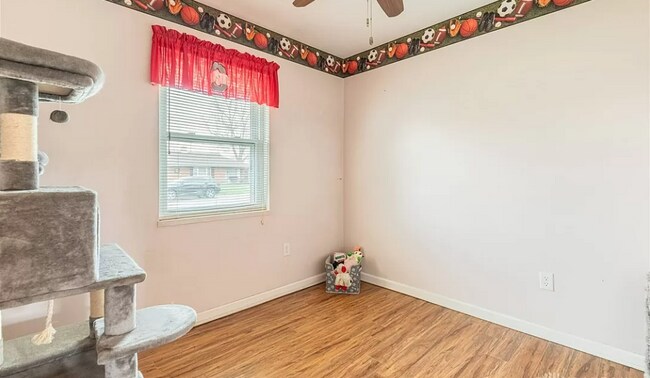 Building Photo - 624 Greenhurst Dr