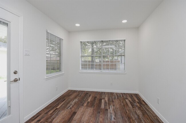 Building Photo - 27210 Wells Ln