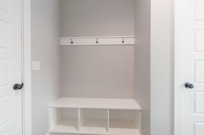 Building Photo - BRAND NEW 4 Bed 2.5 Bath Home