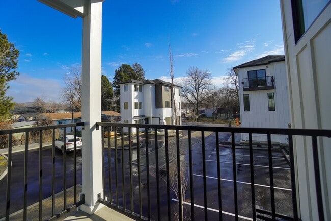 Building Photo - 4613 Iota St