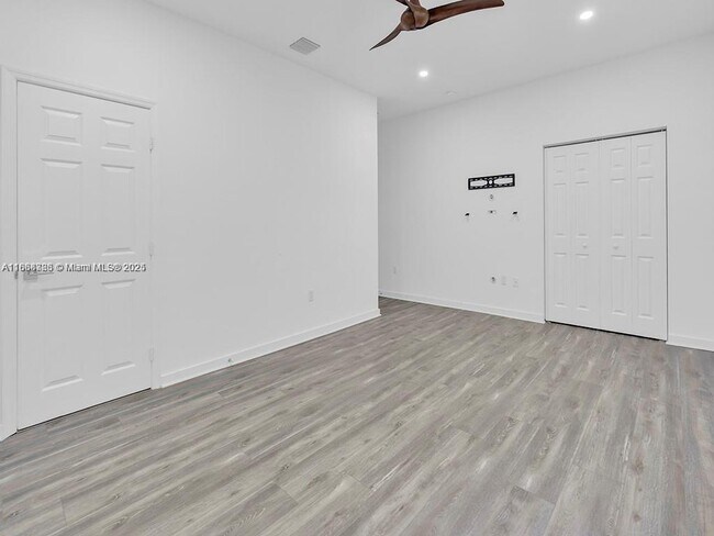 Building Photo - 1350 Crystal Way