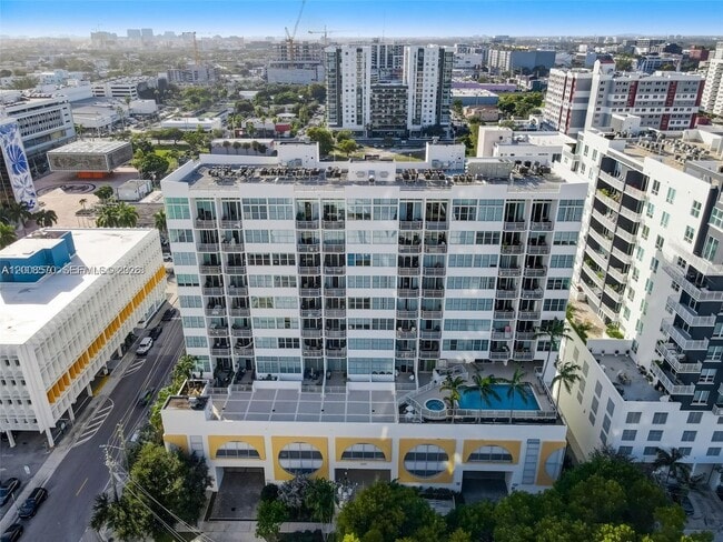 Building Photo - 2200 NE 4th Ave