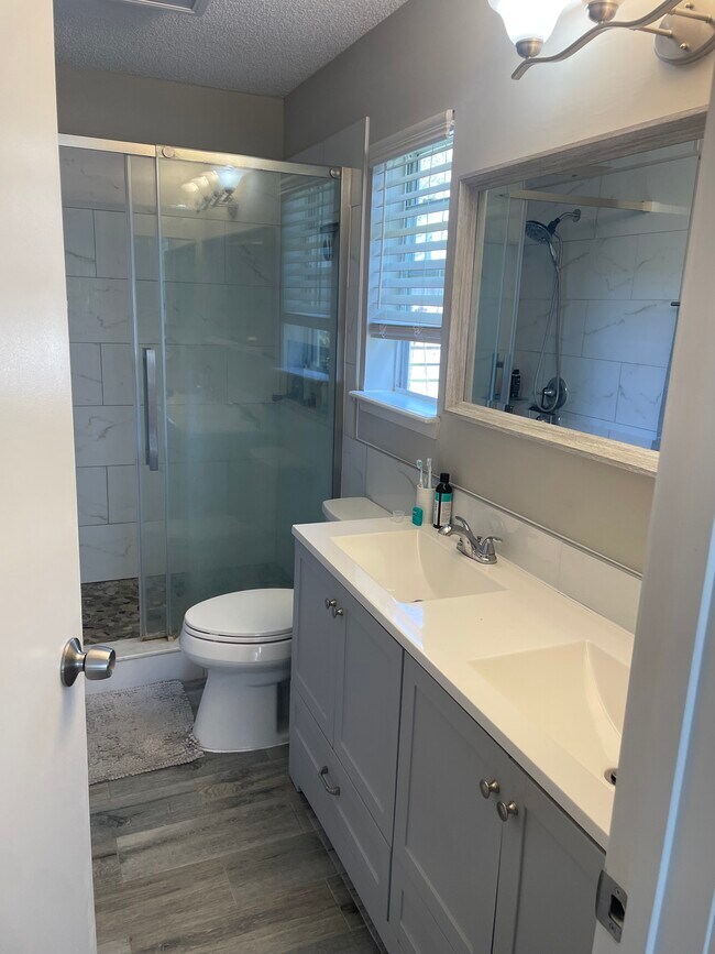 Building Photo - 293 Summer Springs Ct