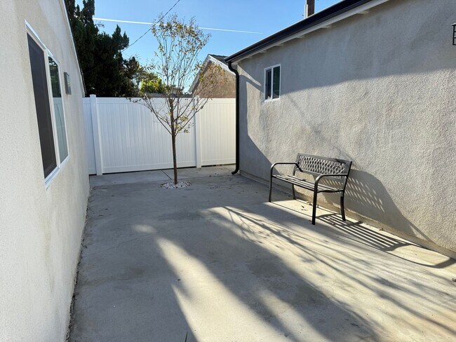 Building Photo - Secluded 3/2 in the heart of Sylmar