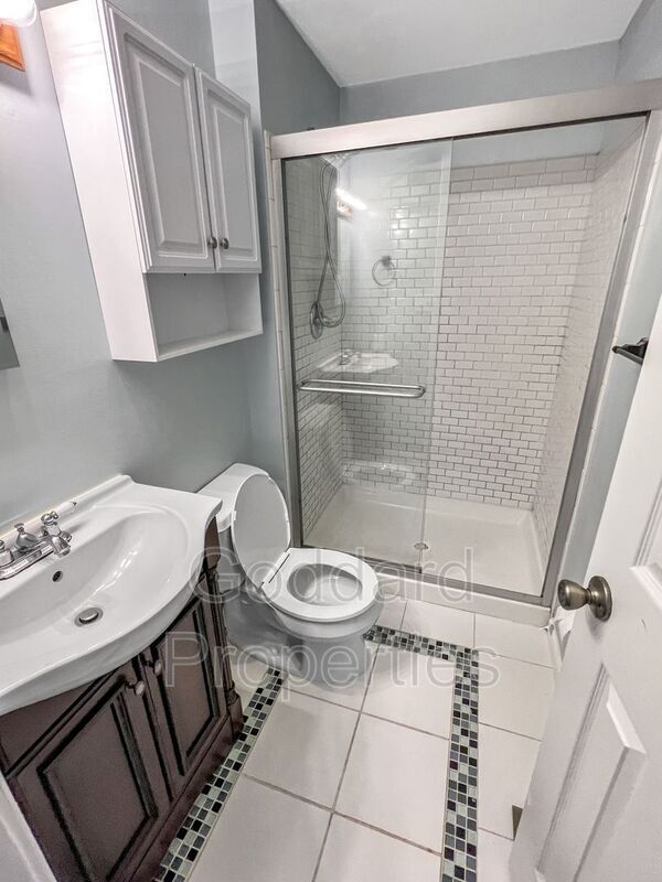 Building Photo - 8535 Hayshed Ln