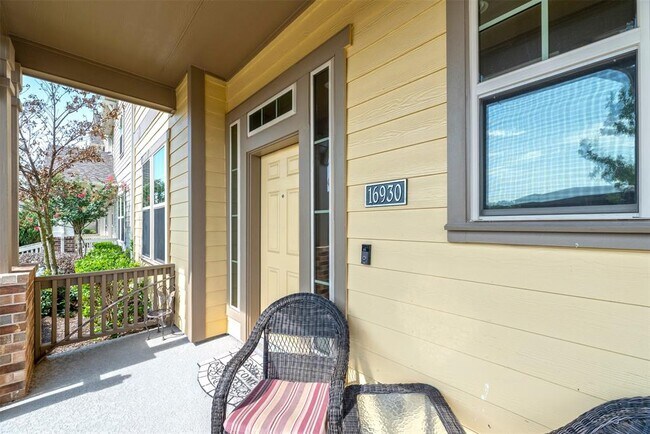 Building Photo - 16930 Makanda Dr