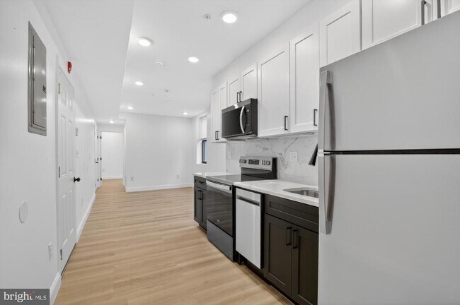 Building Photo - 712 N American St