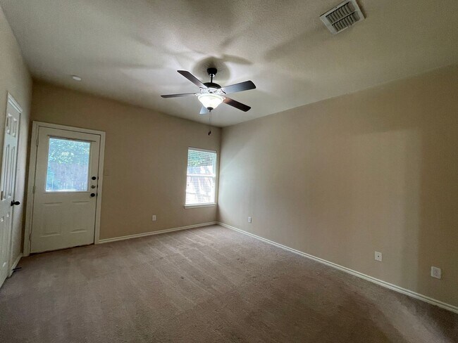 Building Photo - 2408-2410 Ravenwood Court
