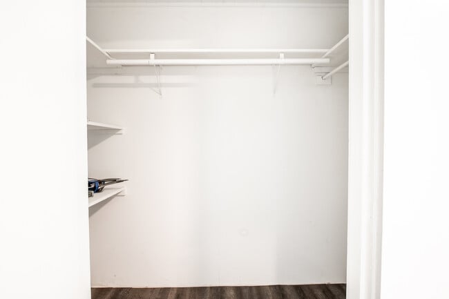 Building Photo - 1005 Greens Lake Rd