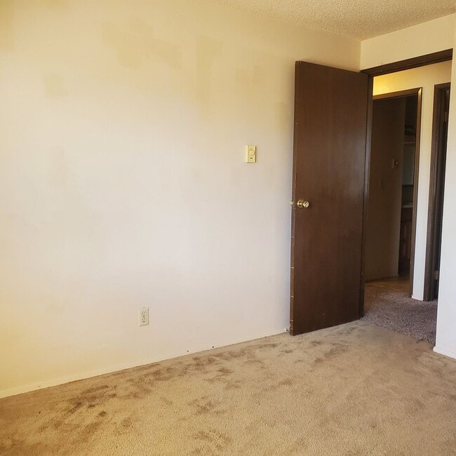 Building Photo - 3 Bedroom in Mountain View