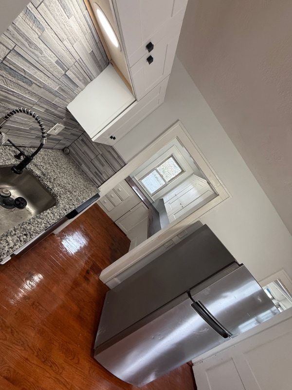 Building Photo - 73 Elmdale St