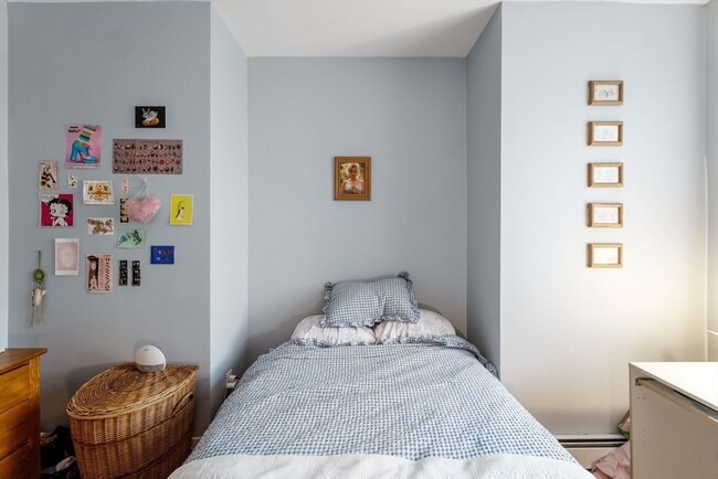 Building Photo - 2 Pearl St Pl