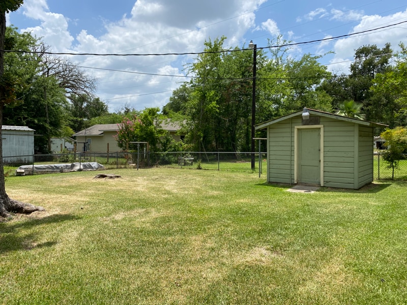 Building Photo - 205 Chambers St