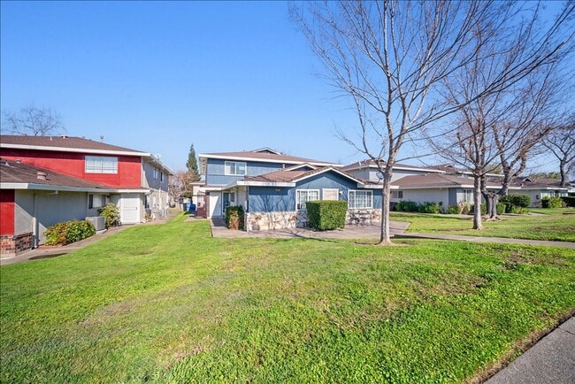 Building Photo - 4617 Palm Ave