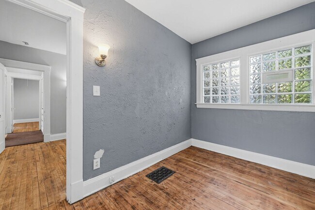 Building Photo - 11611 Fairport Ave