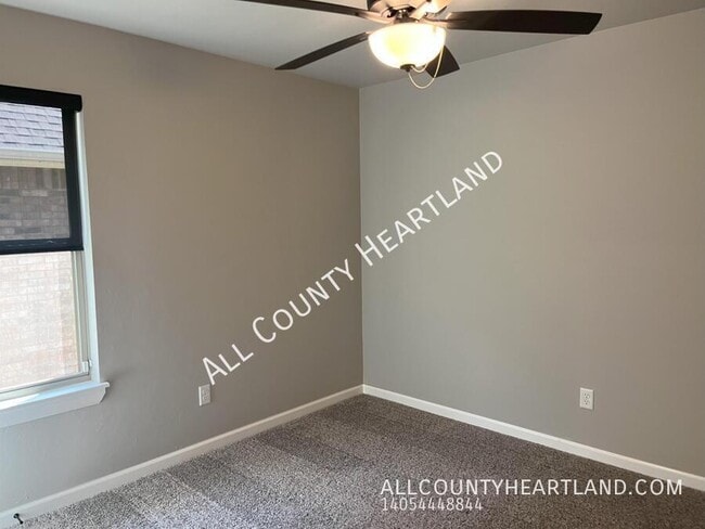 Building Photo - 3512 Tahoe Dr