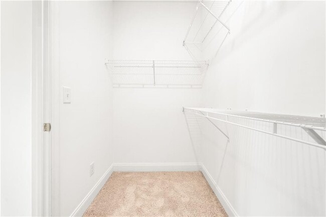 Building Photo - 6605 Beacon Dr