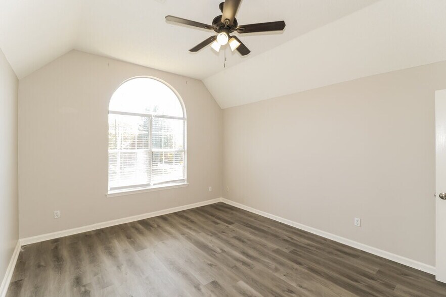 Building Photo - 8708 Overcup Oaks Dr